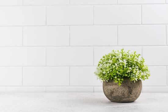 Tips for creating stylish, personal wall decor